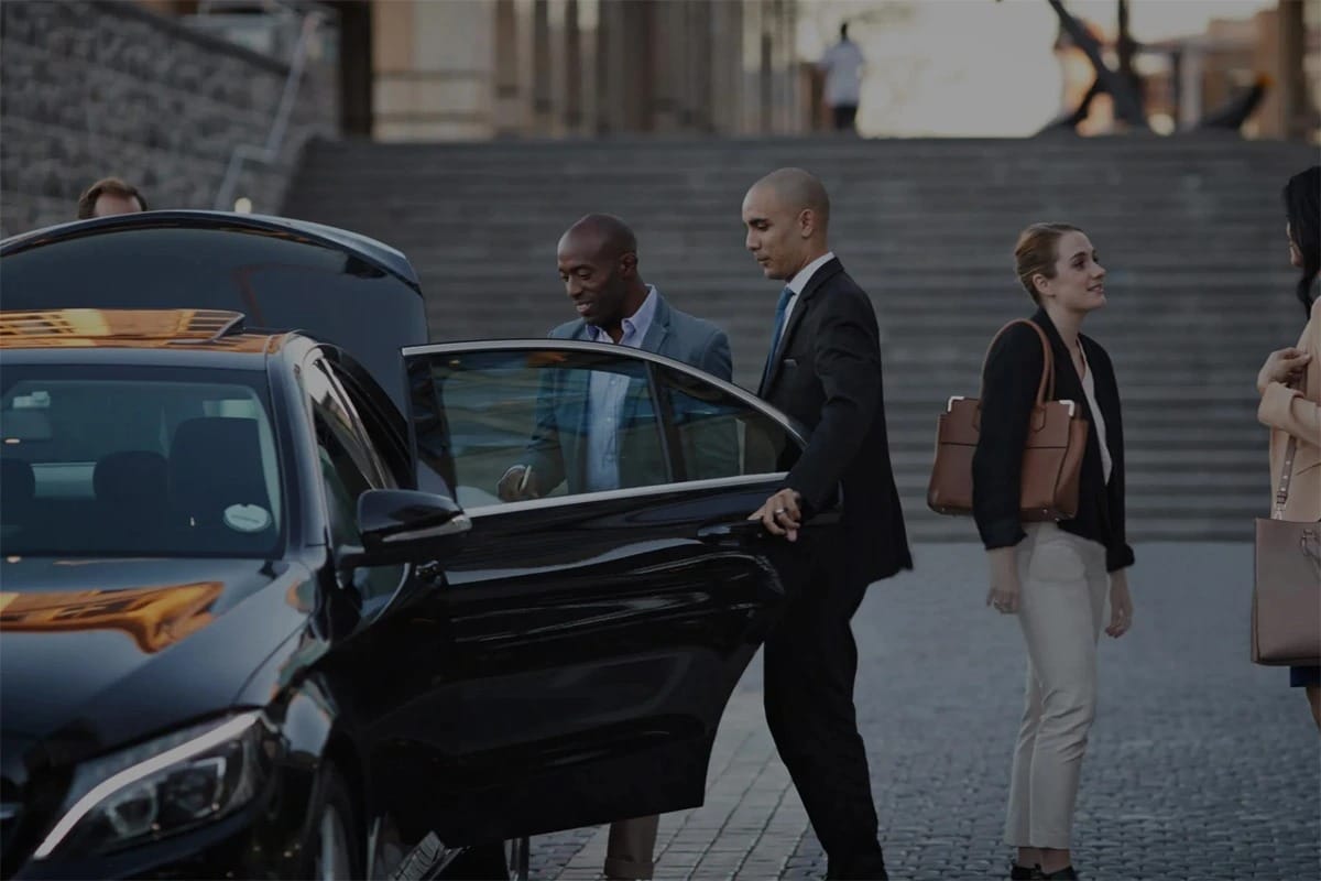 Reliable Vancouver to Seattle Limo with Professional Chauffeurs